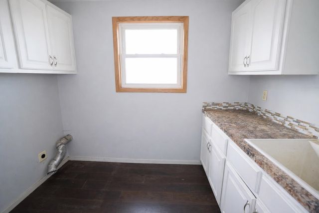 115 Windward Ct, Newton, KS 67114