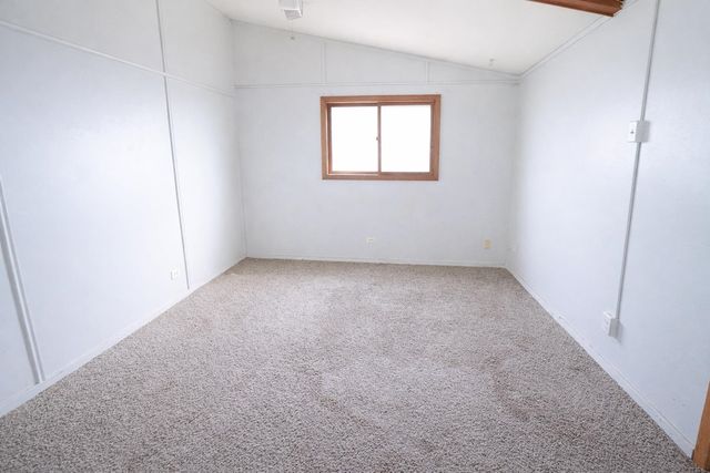 115 Windward Ct, Newton, KS 67114