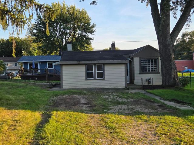 7301 Chippewa Drive, Wonder Lake, IL 60097