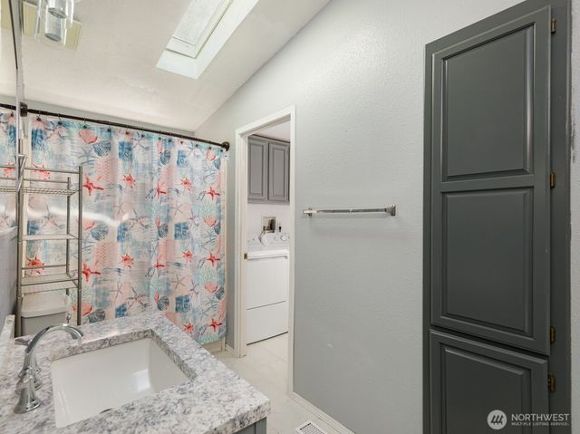 12611 NE Douglas Dr, Kingston, WA 98346