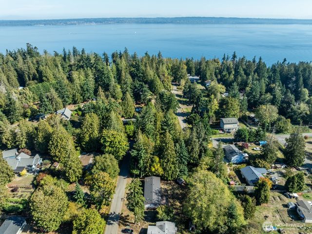 12611 NE Douglas Dr, Kingston, WA 98346