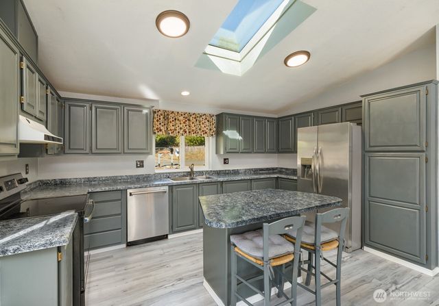 12611 NE Douglas Dr, Kingston, WA 98346