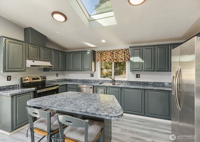 12611 NE Douglas Dr, Kingston, WA 98346