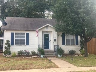 2044 Cleveland Street, Paris, TX 75460