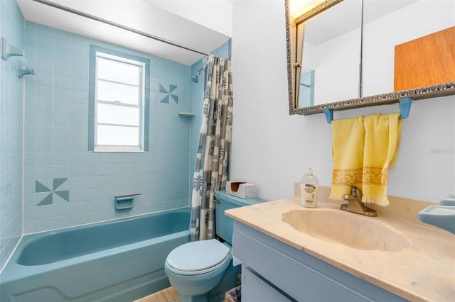 805 E 11TH AVENUE, New Smyrna Beach, FL 32169