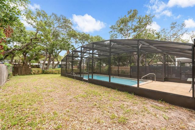 805 E 11TH AVENUE, New Smyrna Beach, FL 32169