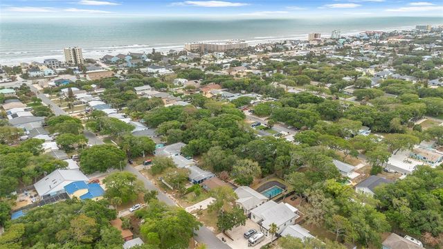 805 E 11TH AVENUE, New Smyrna Beach, FL 32169