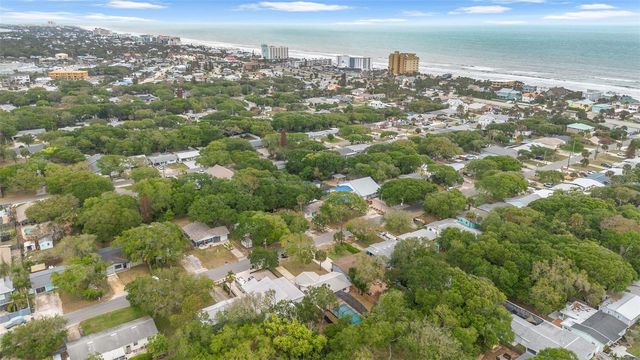 805 E 11TH AVENUE, New Smyrna Beach, FL 32169