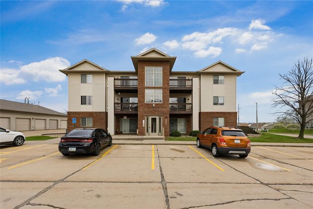 3060 Wilson Avenue SW 10, Cedar Rapids, IA 52404