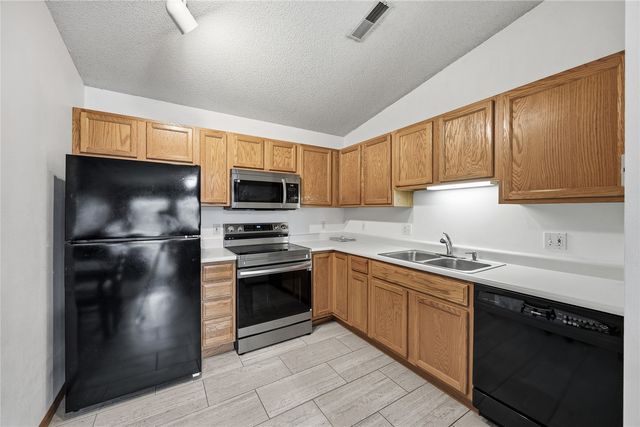 3060 Wilson Avenue SW 10, Cedar Rapids, IA 52404
