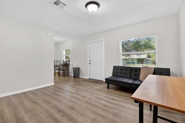 128 E 145TH AVENUE, Tampa, FL 33613