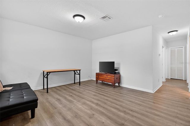 128 E 145TH AVENUE, Tampa, FL 33613