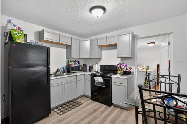 128 E 145TH AVENUE, Tampa, FL 33613