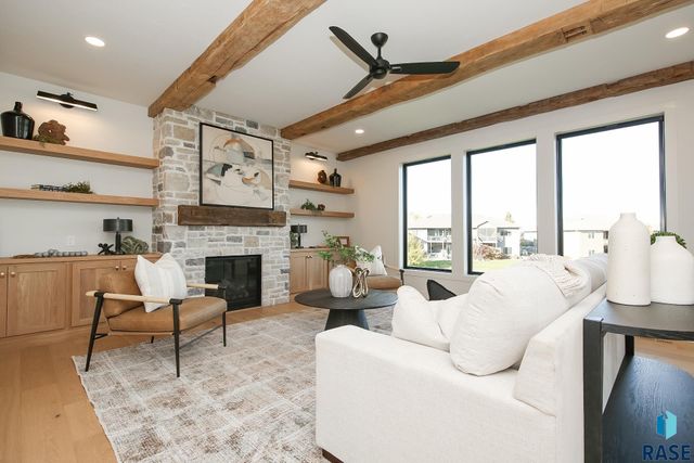 2408 S Galena Ct Court, Sioux Falls, SD 57110