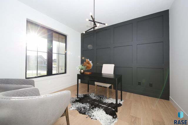 2408 S Galena Ct Court, Sioux Falls, SD 57110