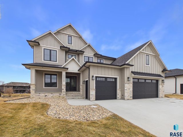 2408 S Galena Ct Court, Sioux Falls, SD 57110