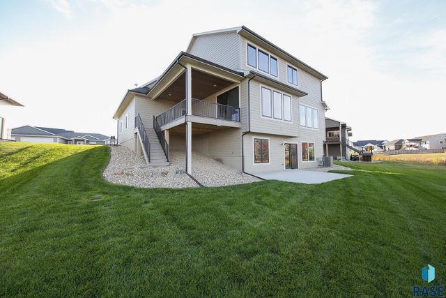 2408 S Galena Ct Court, Sioux Falls, SD 57110