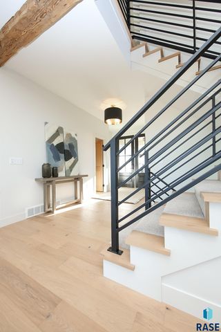 2408 S Galena Ct Court, Sioux Falls, SD 57110