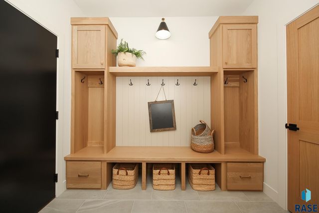 2408 S Galena Ct Court, Sioux Falls, SD 57110