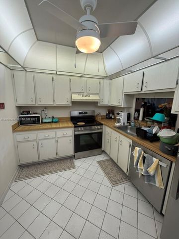 1810 SW 81st Ave 2215, North Lauderdale, FL 33068