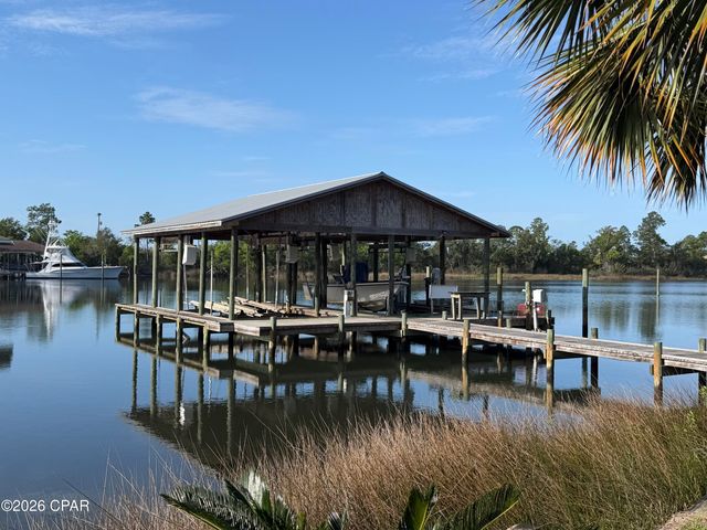 816 W 8th Street Circle, Lynn Haven, FL 32444