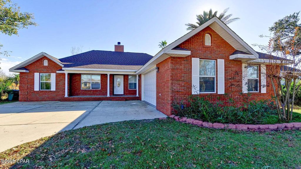 816 W 8th Street Circle, Lynn Haven, FL 32444