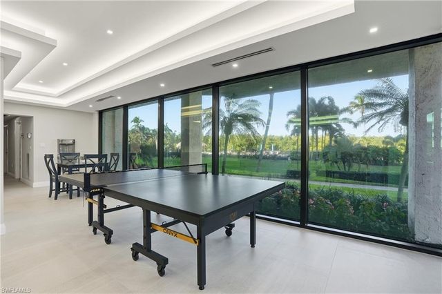 11 Bluebill AVE # 203, Naples, FL 34108