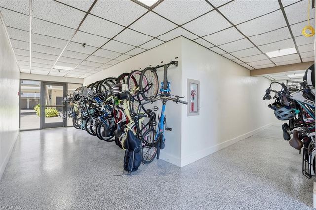 11 Bluebill AVE # 203, Naples, FL 34108