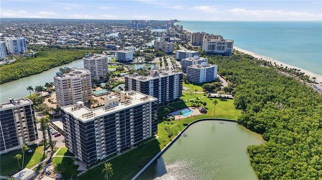 11 Bluebill AVE # 203, Naples, FL 34108