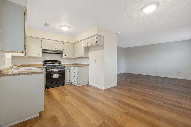 1399 Carla Avenue, Pixley, CA 93256