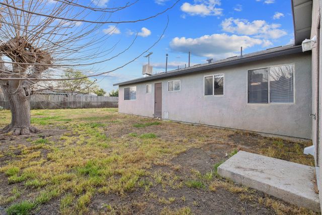 1399 Carla Avenue, Pixley, CA 93256