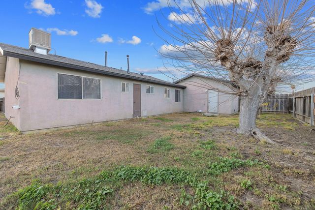 1399 Carla Avenue, Pixley, CA 93256