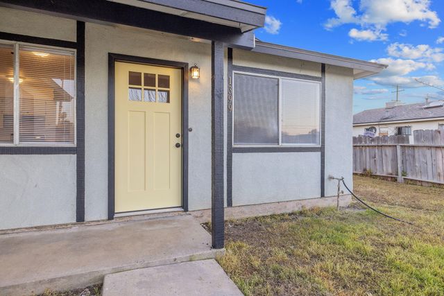 1399 Carla Avenue, Pixley, CA 93256