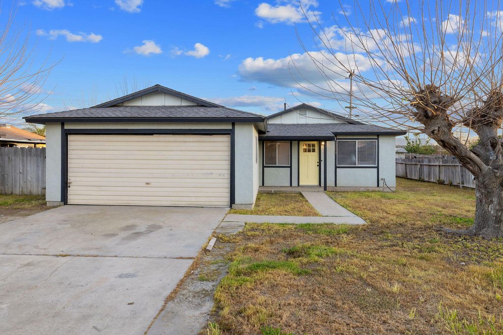 1399 Carla Avenue, Pixley, CA 93256