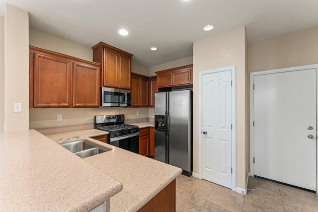 8837 Cortina Cir #68, Roseville, CA 95678