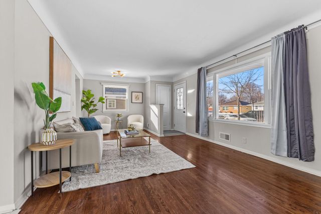 5016 Penn Avenue N, Minneapolis, MN 55430