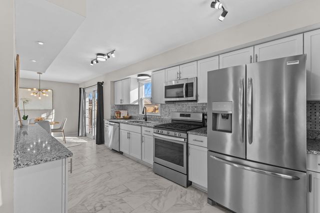 5016 Penn Avenue N, Minneapolis, MN 55430