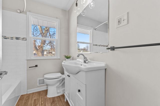 5016 Penn Avenue N, Minneapolis, MN 55430