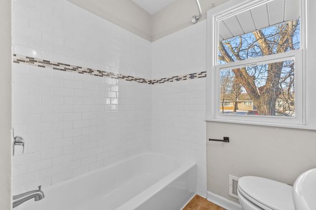 5016 Penn Avenue N, Minneapolis, MN 55430