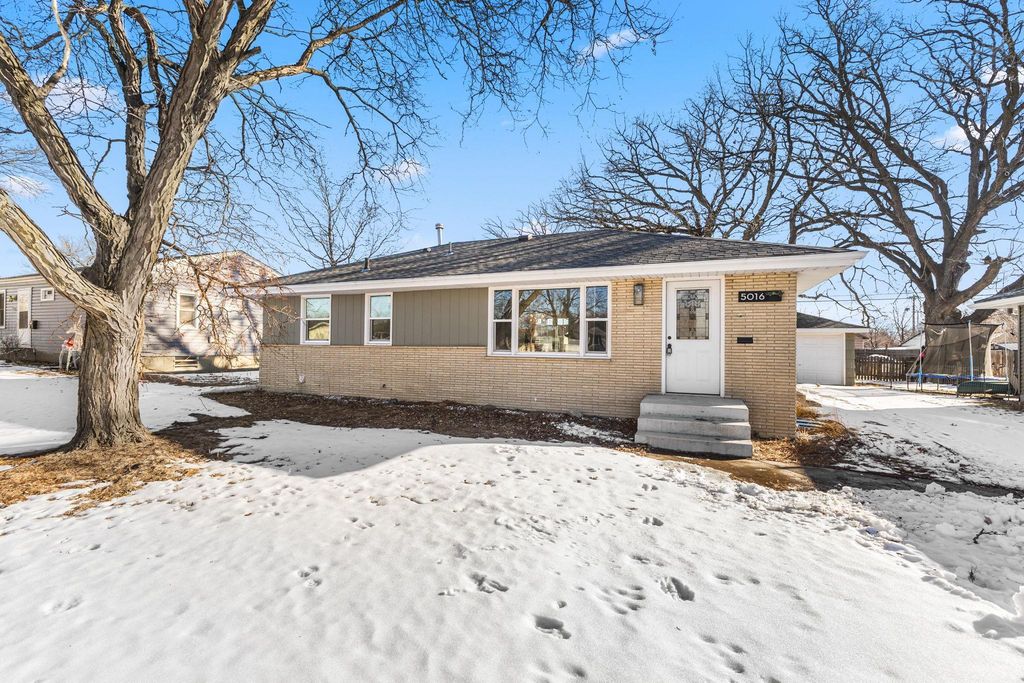 5016 Penn Avenue N, Minneapolis, MN 55430