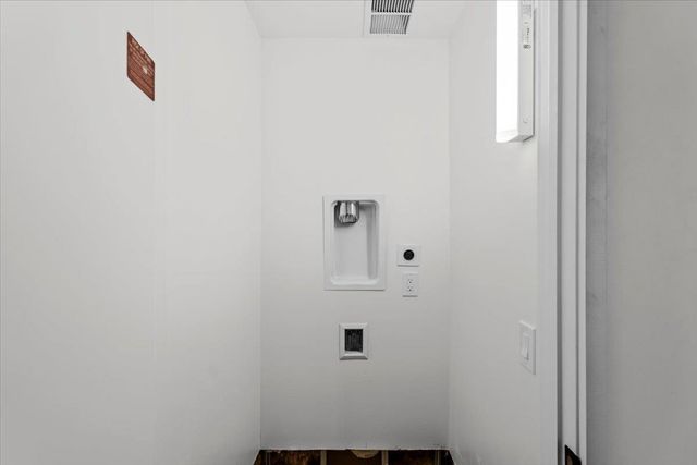 610 Davis ST 1809, Austin, TX 78701