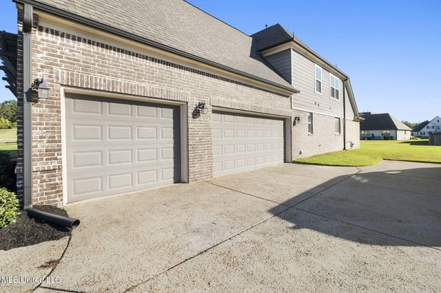 7198 E Harrier Drive, Olive Branch, MS 38654