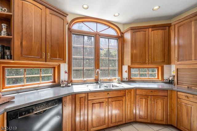 133 N Pleasant Ave, Ridgewood Village, NJ 07450