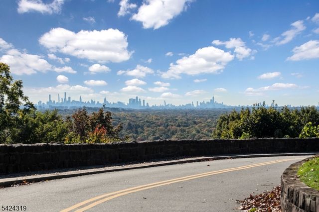 133 N Pleasant Ave, Ridgewood Village, NJ 07450