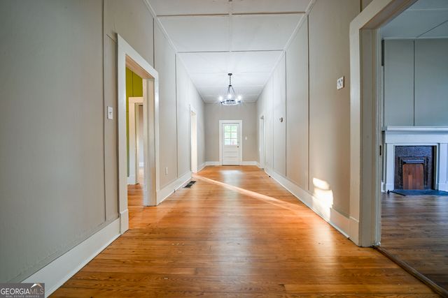 6 N Broad Street, Covington, GA 30014