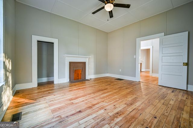 6 N Broad Street, Covington, GA 30014