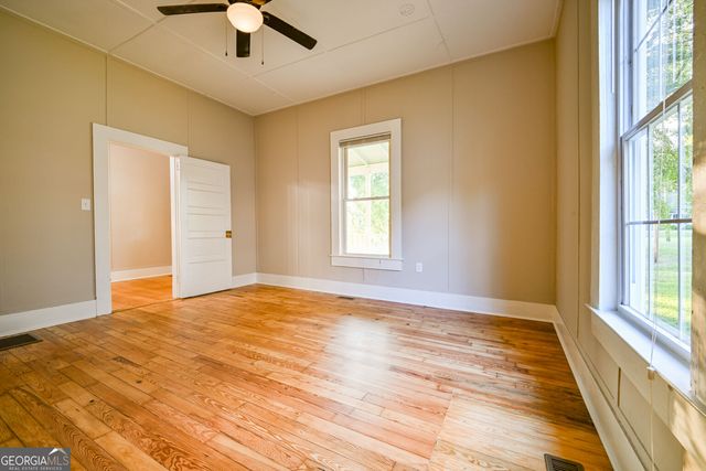 6 N Broad Street, Covington, GA 30014