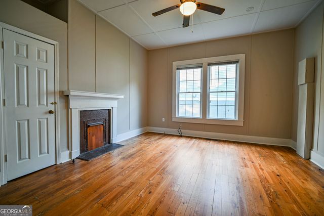 6 N Broad Street, Covington, GA 30014