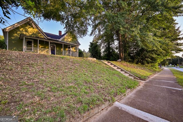 6 N Broad Street, Covington, GA 30014