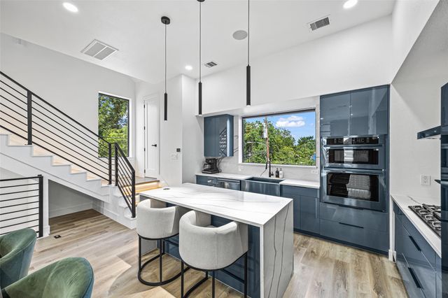 2801 Delano Street, Houston, TX 77004